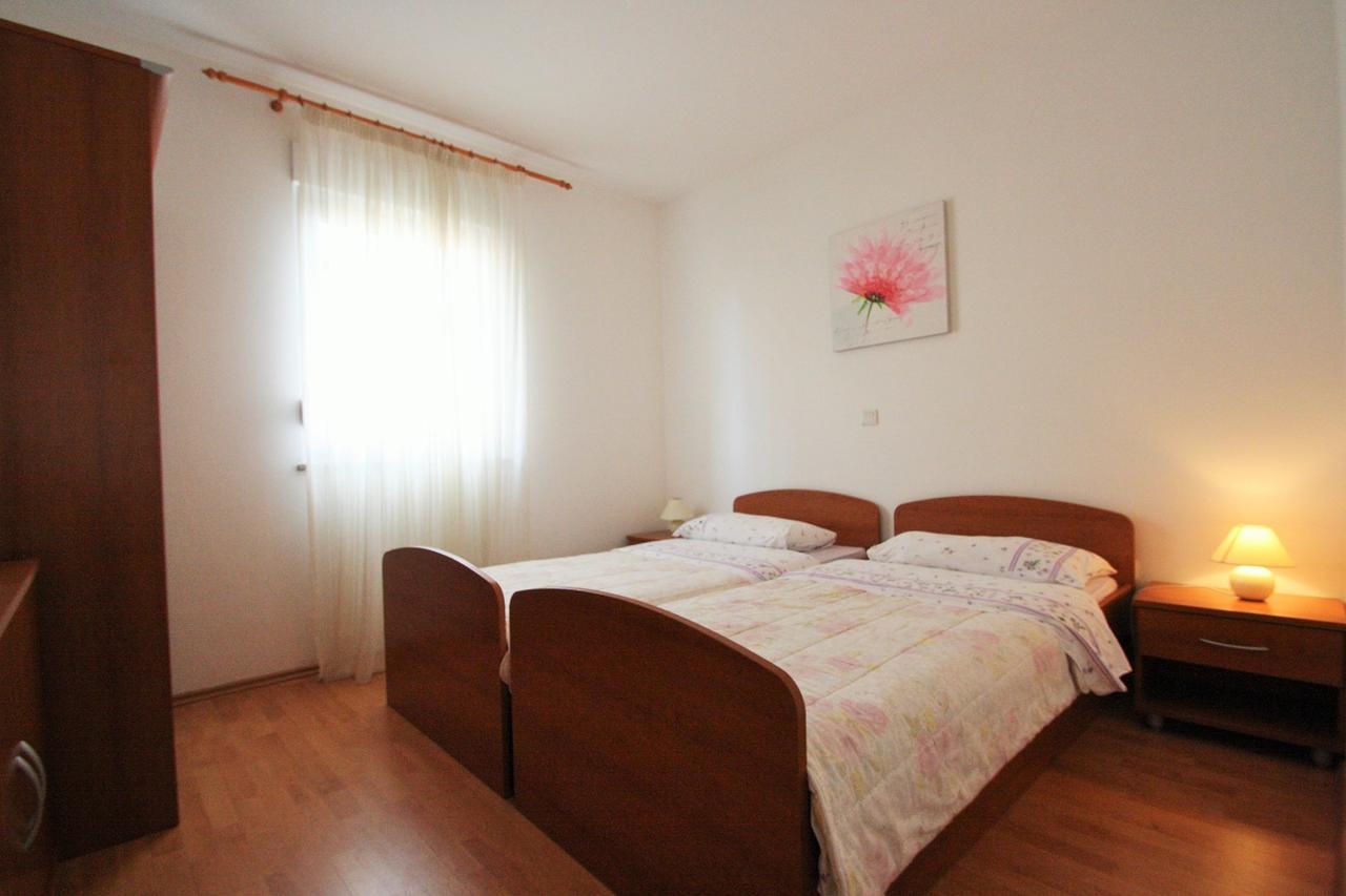 Apartment Bilic With Balcony Poreč Exteriör bild