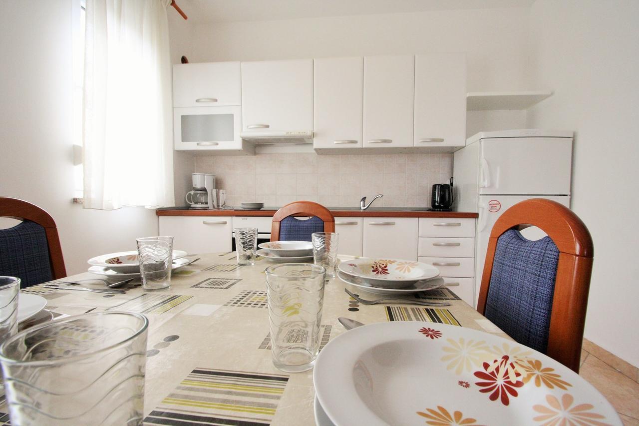 Apartment Bilic With Balcony Poreč Exteriör bild
