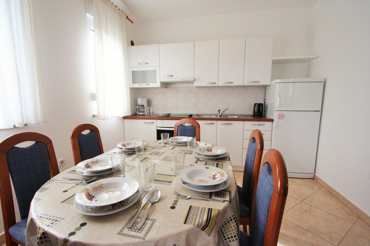 Apartment Bilic With Balcony Poreč Exteriör bild
