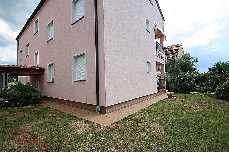 Apartment Bilic With Balcony Poreč Exteriör bild
